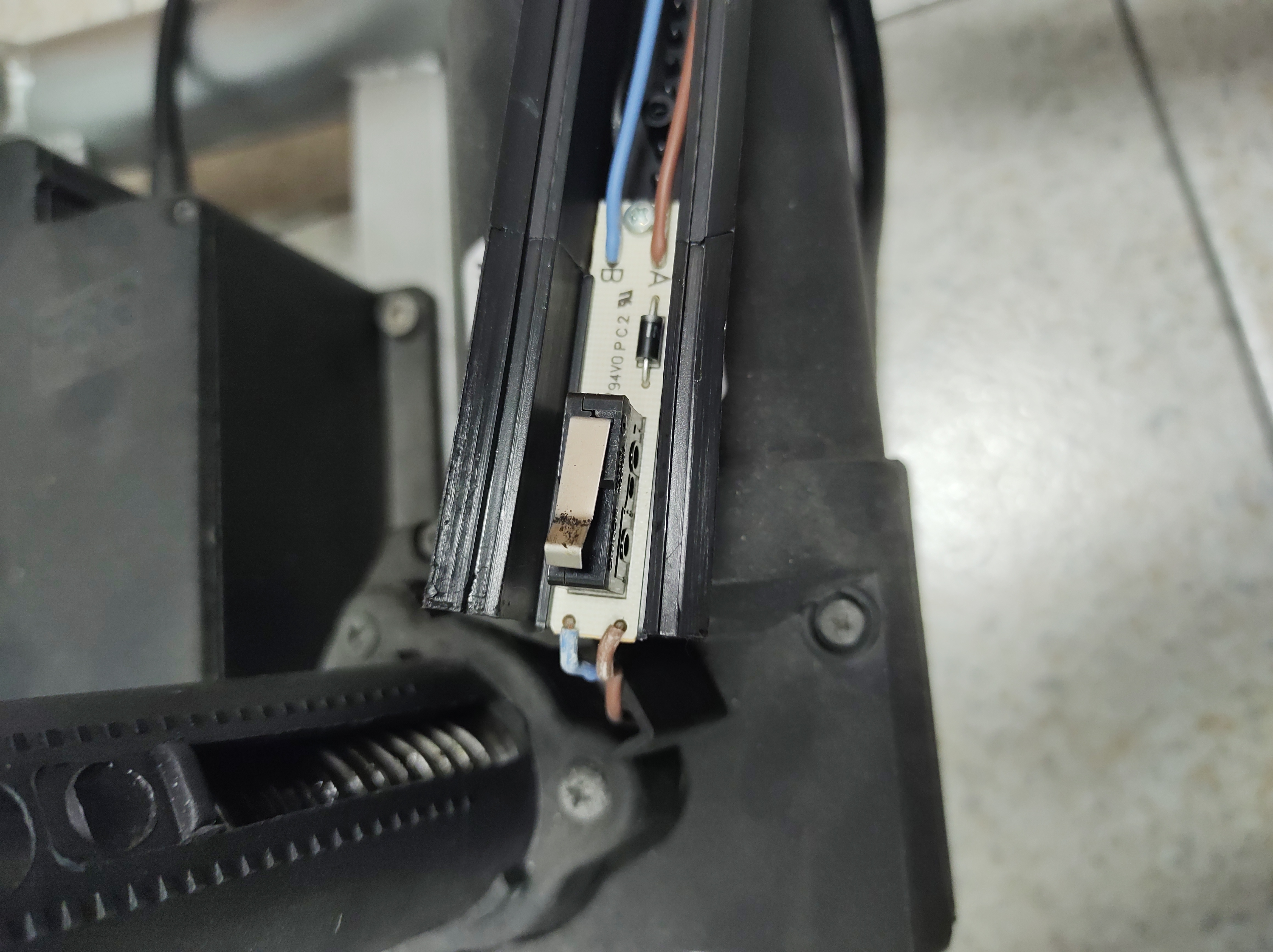 STAND-UP Lower limit switch